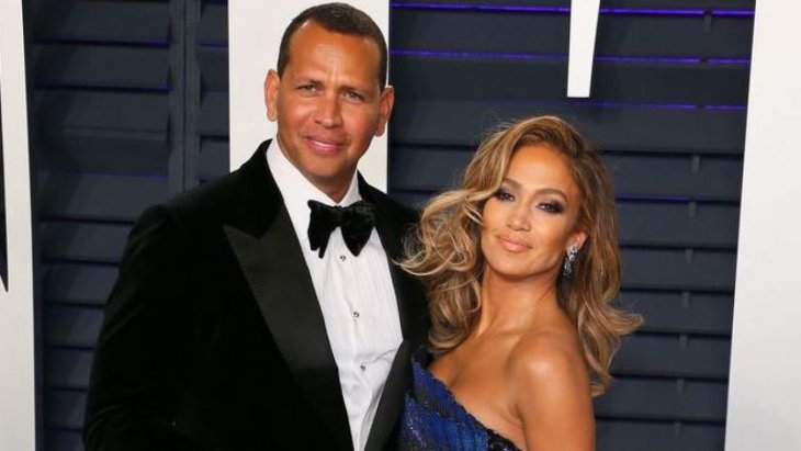 Дженнифер Лопес и Алекс Родригес на прогулке с детьми в Центральном парке в Нью-Йорке