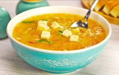 Наваристий гороховий суп: два найкращі рецепти