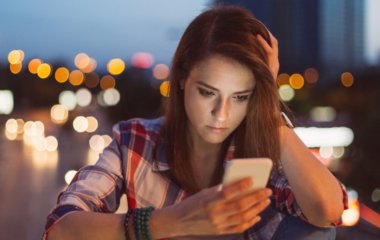Почему парень не пишет и не звонит: что это значит, как себя вести