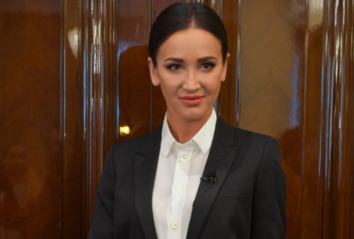 «Вас бомбит, что у меня нет целлюлита?»: Бузова выдала чужие голые ягодицы за свои