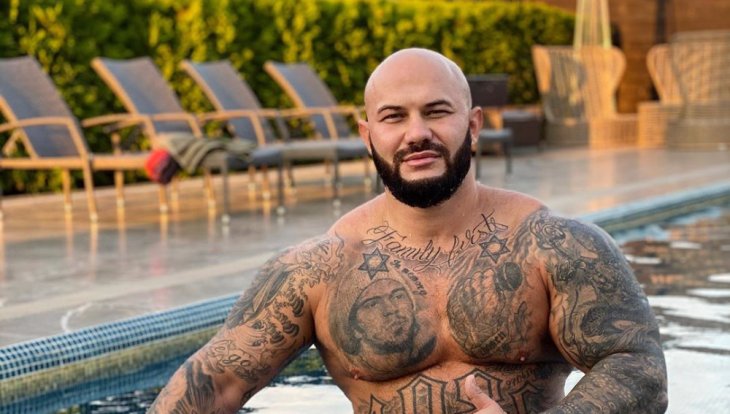 «Ну, что псы, соскучились?»: Джиган снова “дал жару” в прямом эфире с сигареткой и бутылочкой