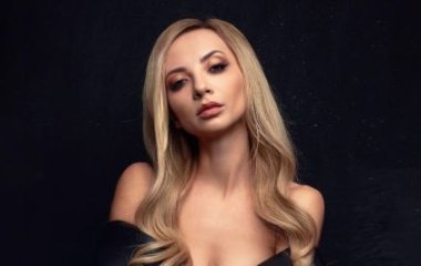 Ирина Сопонару увеличила грудь и станцевала в кружевном белье