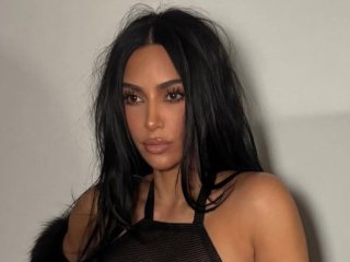 Кім Кардаш’ян заскочили за палкими поцілунками з новим бойфрендом на пляжі Малібу