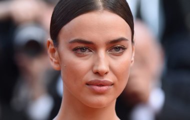 В сети появились новые фото Ирины Шейк с дочерью Леей 