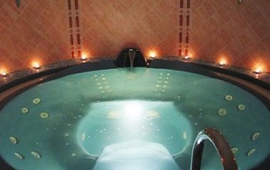 Вплив джакузі на організм: лікар розповів про приховані небезпеки