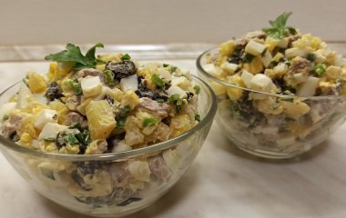 Овощной салат с черносливом