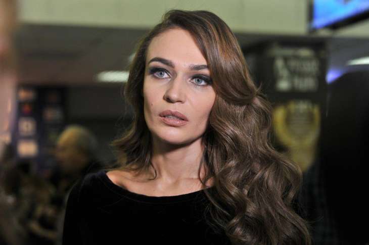 Алена Водонаева подтвердила расставание с мужем