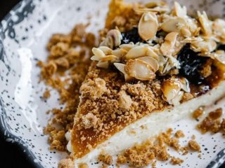 Нежная натура: баскский чизкейк — рецепт обожженного десерта