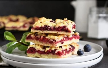 Проверенный рецепт тертого пирога со смородиной