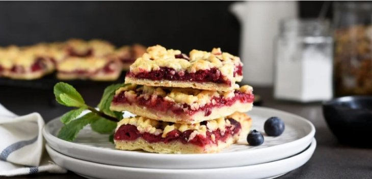 Проверенный рецепт тертого пирога со смородиной