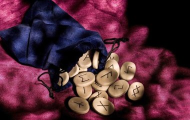 Коли потрібно терміново притягнути гроші в життя: дієвий обряд від переможця 
