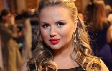 Анна Семенович отправилась на отдых в «Газпром»