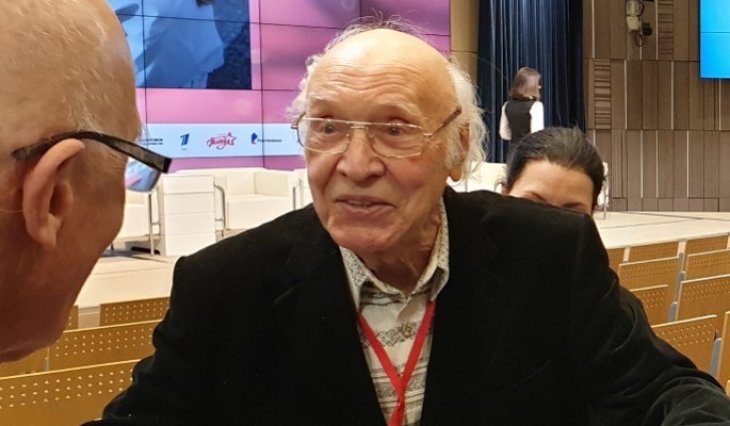 Огромное горе: умер легендарный российский телеведущий