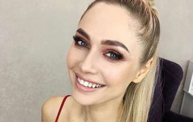 Актриса Наталья Рудова примеряла яркий образ