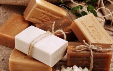 Можно ли умываться хозяйственным мылом: дерматолог развенчала популярный миф