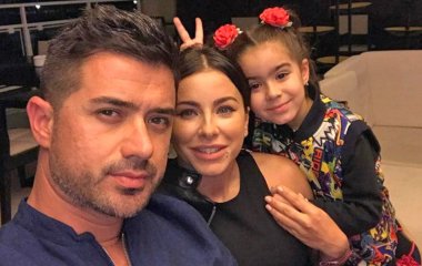 Дочь Ани Лорак и Мурата толкнула в воду дочь его новой жены во время отдыха