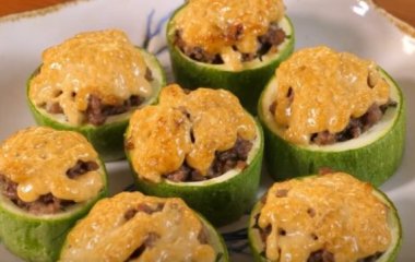 Легко и питательно: рецепт фаршированных кабачков, запеченных в духовке