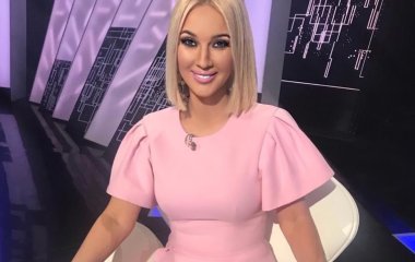 Лера Кудрявцева показала фигуру в купальнике