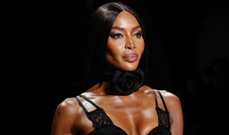 Невероятная Наоми Кэмпбелл в чулках стала звездой показа откровенной коллекции Dolce & Gabbana