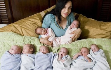 Что стало с внешностью мамы восьмерняшек через 11 лет после родов