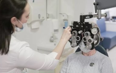 Чим небезпечна перестигла катаракта