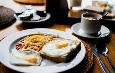 Медики назвали лучшие продукты для завтрака