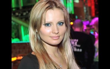 Дана Борисова позировала в пижаме