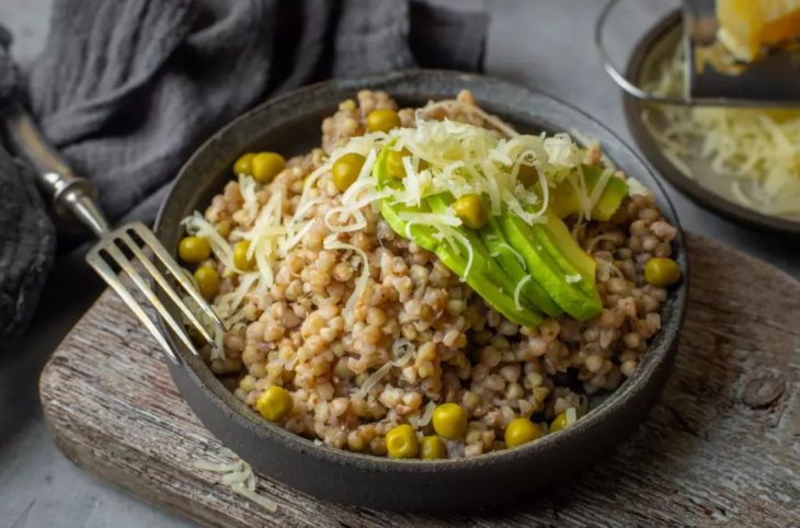 Гречка с гуакамоле: вкусный рецепт