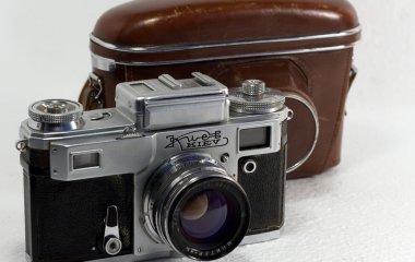 Не викидайте старі фотоапарати: за які радянські моделі платять до 1500 доларів