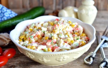 Без рису та яєць: готуємо крабовий салат по-новому