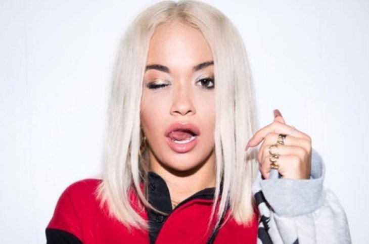 В стиле Мэрилин Монро: Рита Ора засветила ягодицы на светском мероприятии 