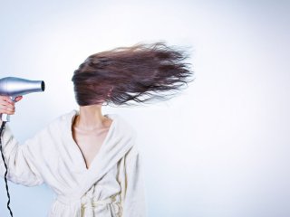 Как избавиться от быстрого загрязнения волос: лайфхаки от стилистов