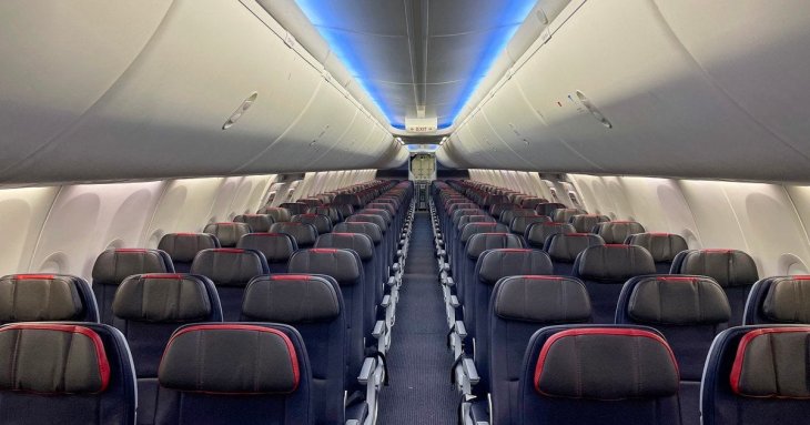 Не вдягайте це в літак: дружина пілота попередила про ризики