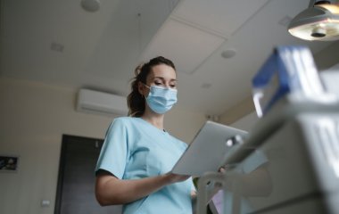 The Lancet: названо причини смерті від ковіда, незважаючи на вакцинацію