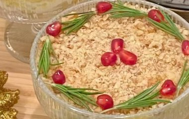 Святковий салат із куркою та ананасом: дуже простий рецепт ефектної закуски