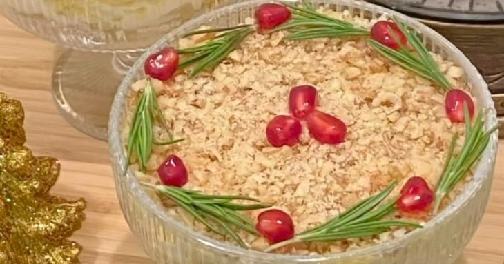 Святковий салат із куркою та ананасом: дуже простий рецепт ефектної закуски