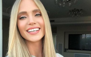 Наталью Ионову раскритиковали за ультракороткий наряд