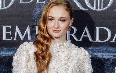 Прощай, Санса Старк: Софи Тернер кардинально изменила имидж 