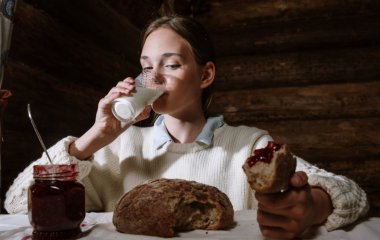 Дієтолог перерахувала продукти, що викликають набряклість обличчя