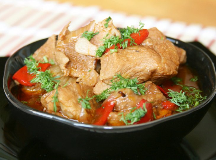 Технология приготовления гуляша из говядины в мультиварке: лучшие рецепты блюда