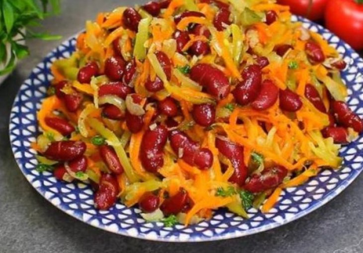 Салат з квасолею та овочами