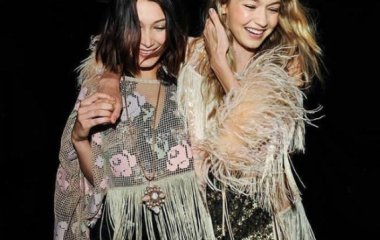 Белла и Джиджи Хадид представили коллекцию Prabal Gurung 