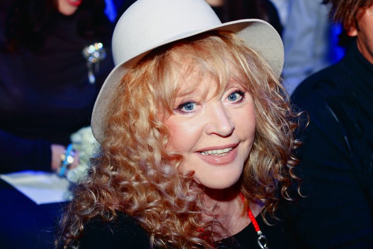 Алла Пугачева прокомментировала слухи о сносе своего замка