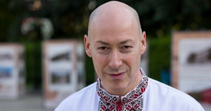 Дмитру Гордону — 59: як журналіст зустрів день народження у спортзалі й привітання від дружини