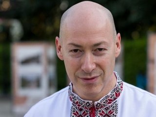 Дмитру Гордону — 59: як журналіст зустрів день народження у спортзалі й привітання від дружини