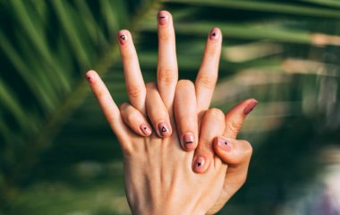 В состоянии стресса и волнения: ученые выяснили, как перестать грызть ногти