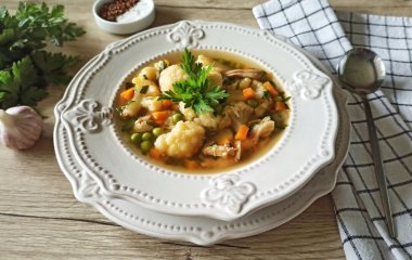Куриный суп с зеленым горошком: рецепт полезного блюда