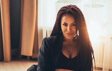 Гайтана на редких кадрах показала 6-летнюю дочь, которую одевает в патриотические образы