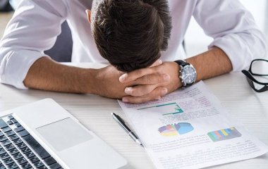 Лікар розповіла про небезпечні наслідки перевтоми