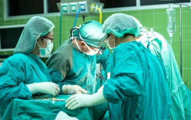 Врачи назвали самую популярную косметическую операцию в мире